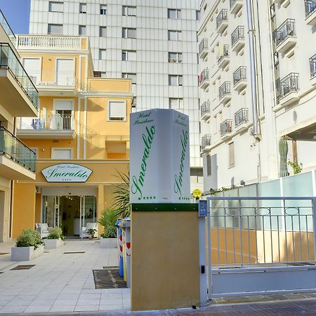Residence Suite Smeraldo Riccione Exteriör bild