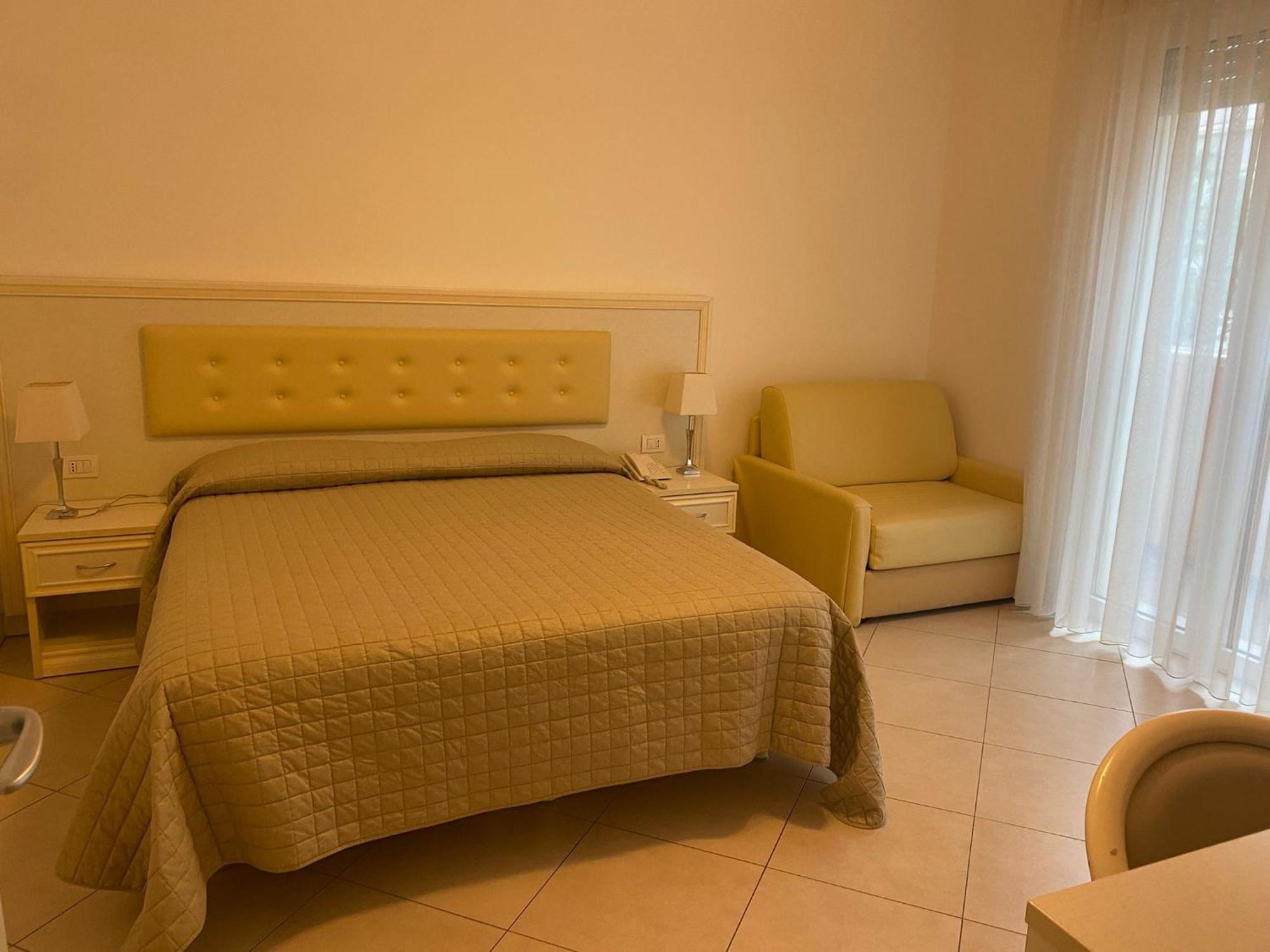 Residence Suite Smeraldo Riccione Exteriör bild