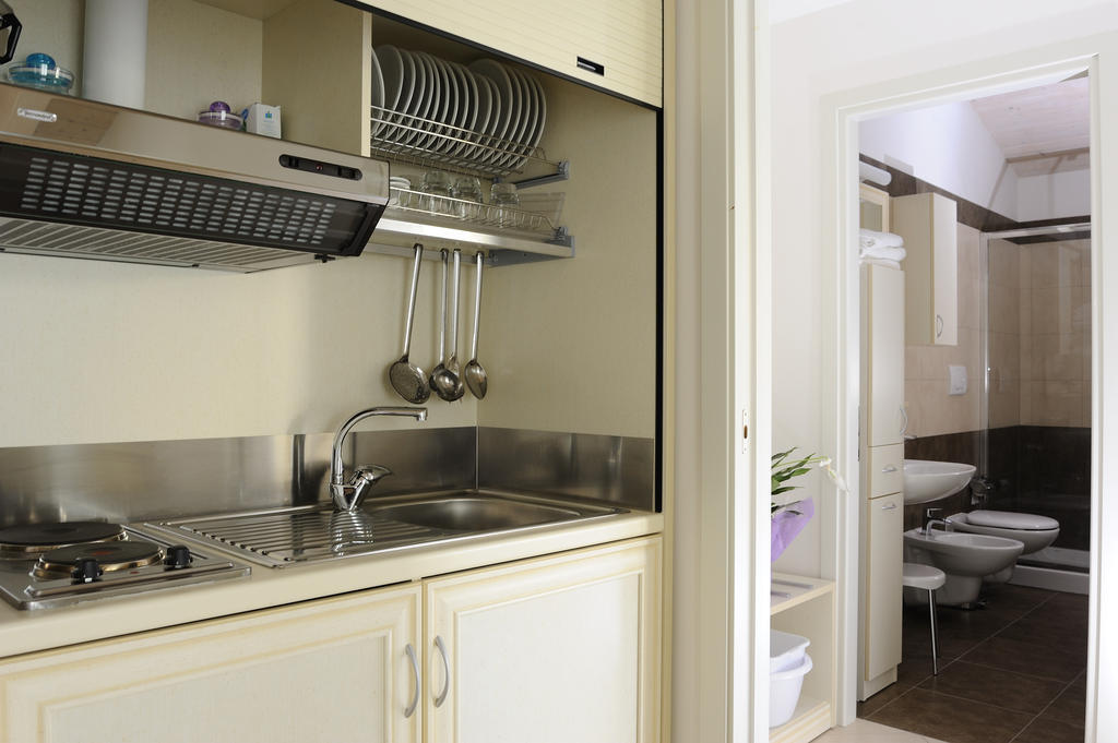 Residence Suite Smeraldo Riccione Rum bild