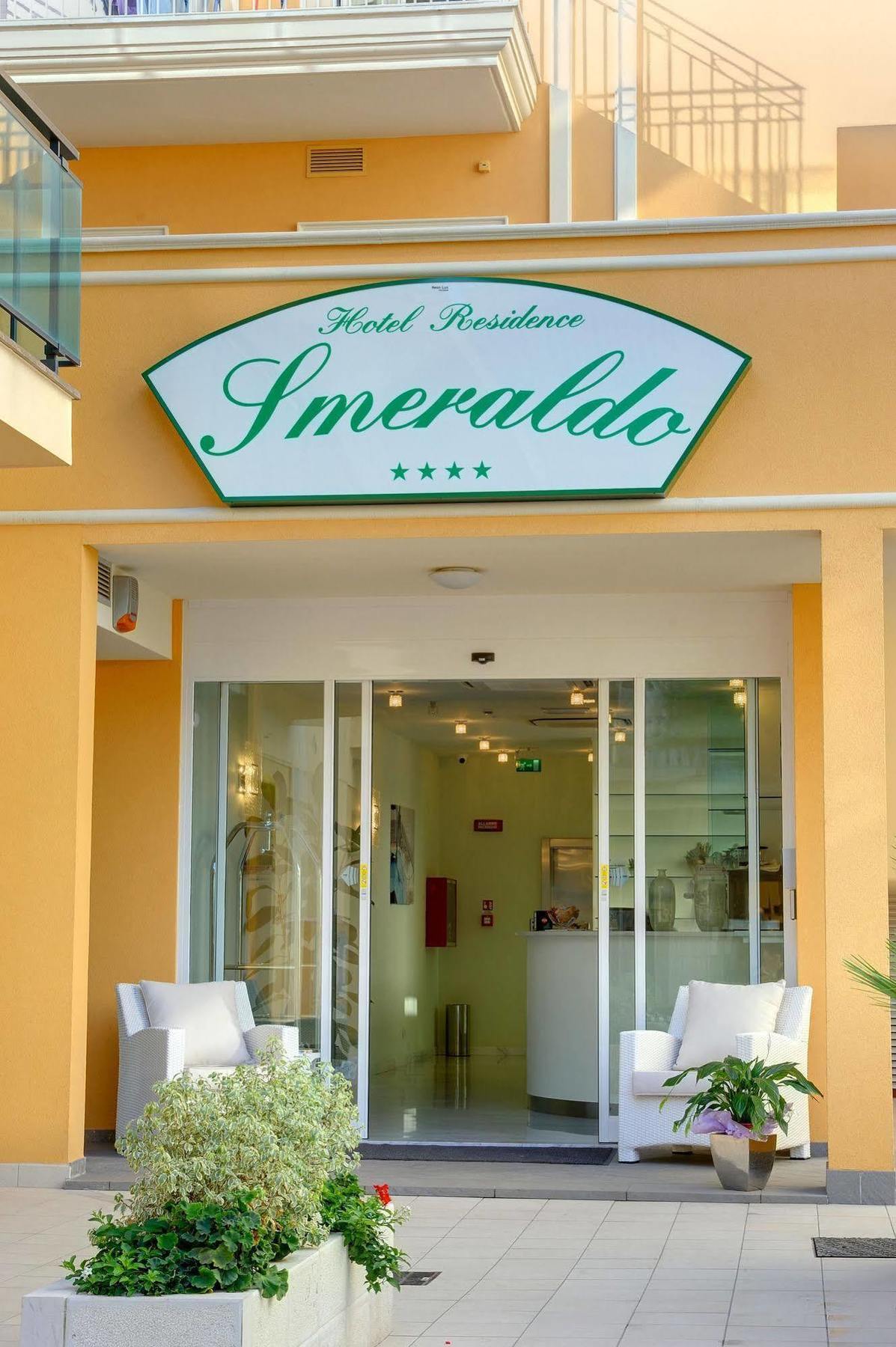 Residence Suite Smeraldo Riccione Exteriör bild