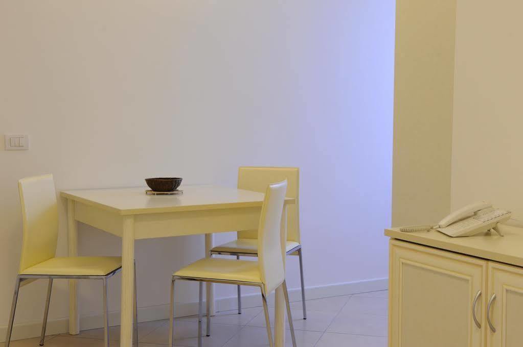 Residence Suite Smeraldo Riccione Exteriör bild