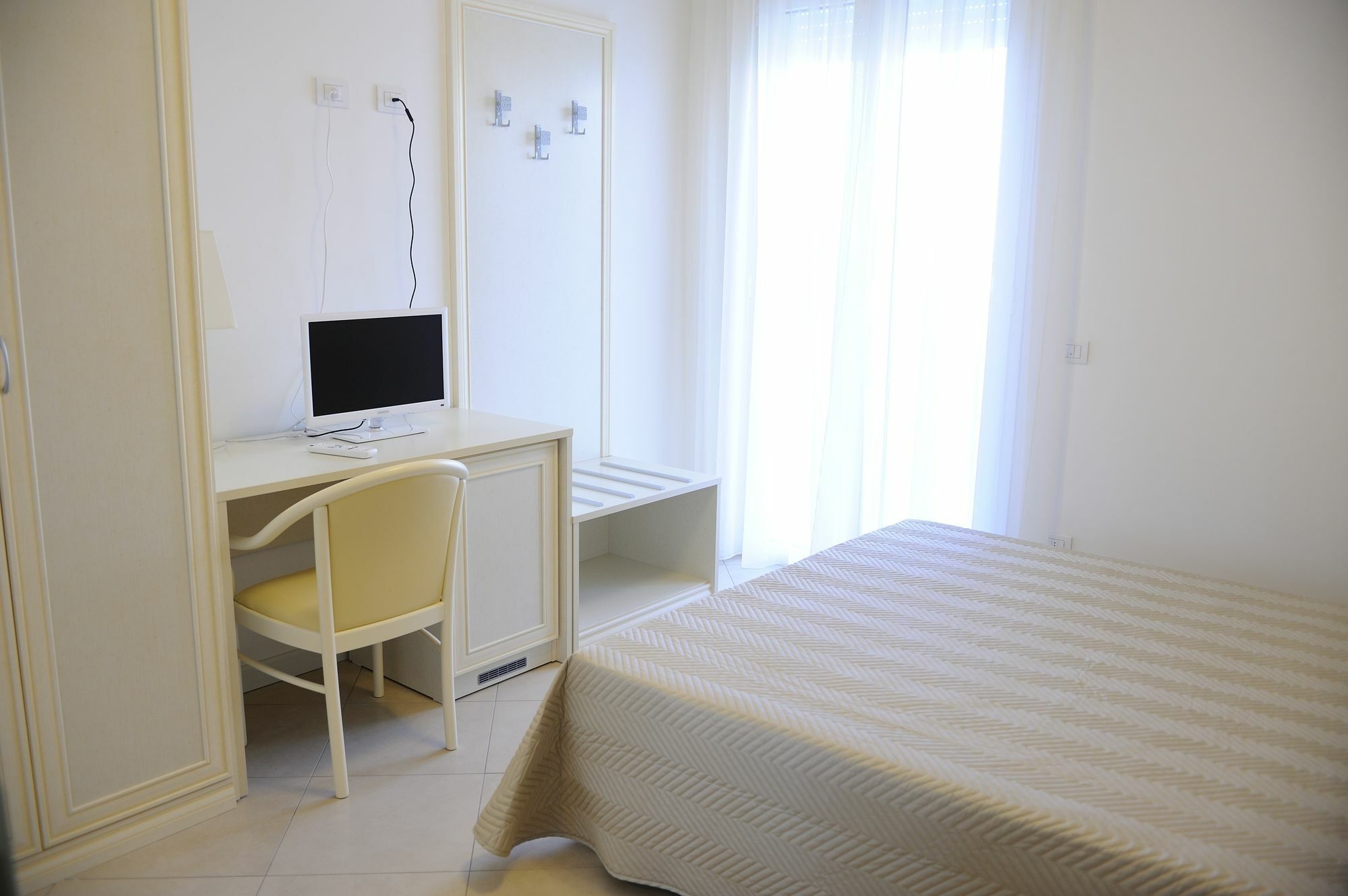 Residence Suite Smeraldo Riccione Exteriör bild